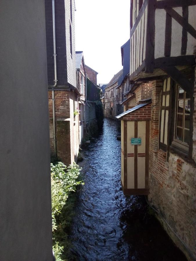 Chambre Dans Le Centre Historique Pont-Audemer Exteriér fotografie